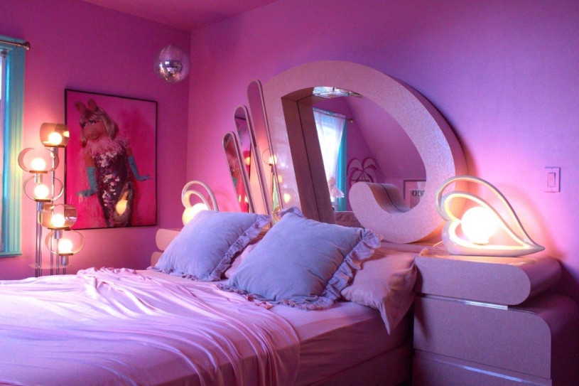 pluche74 locatie fotofilmwinkel winkel roze kleurrijk huis danbury usa1