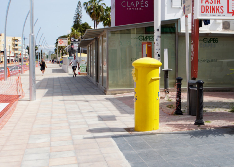 plush74 location scout ibiza streets grafik funky miete rosa film foto event urban colors10