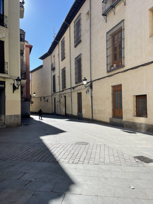 plush74 location scout rental spain photo film production madrid streets11