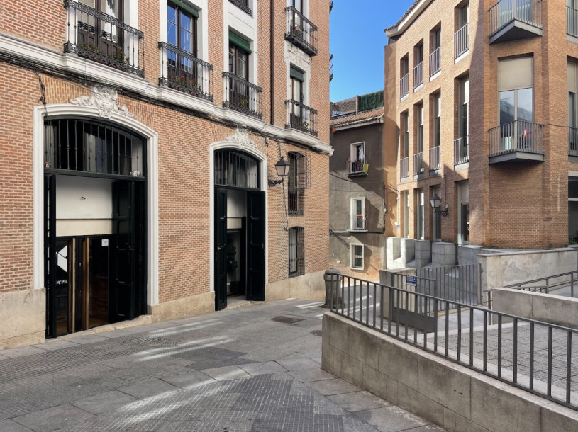 plush74 location scout rental spain photo film production madrid streets12