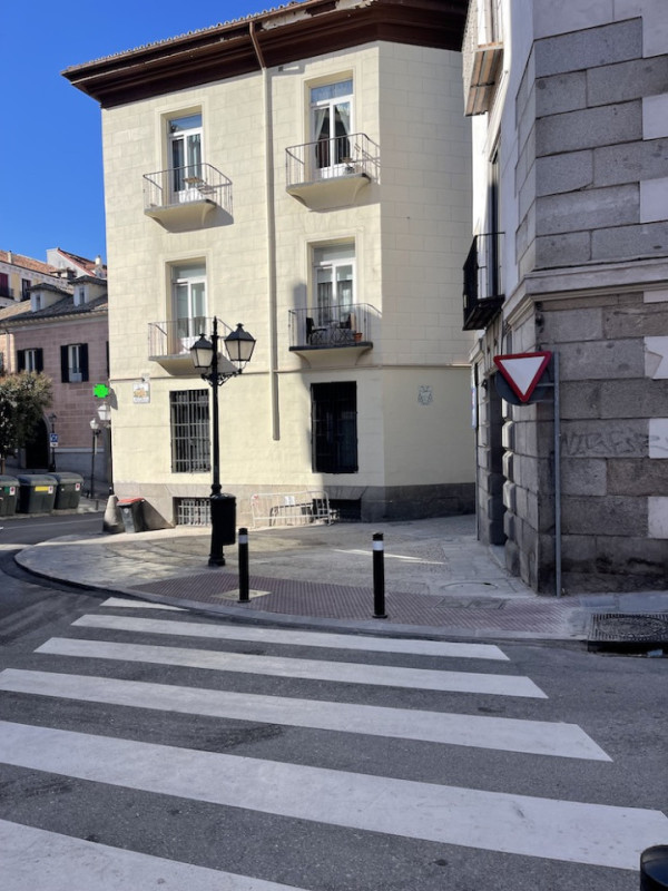 plush74 location scout rental spain photo film production madrid streets19