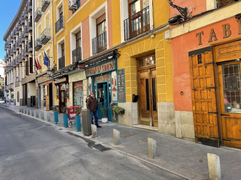 plush74 location scout rental spain photo film production madrid streets28