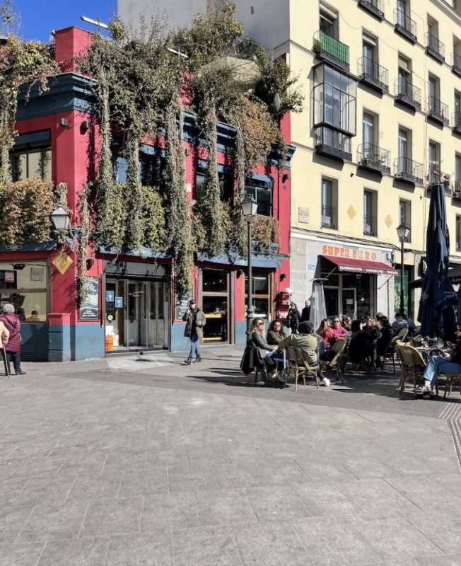 plush74 location scout rental spain photo film production madrid streets31