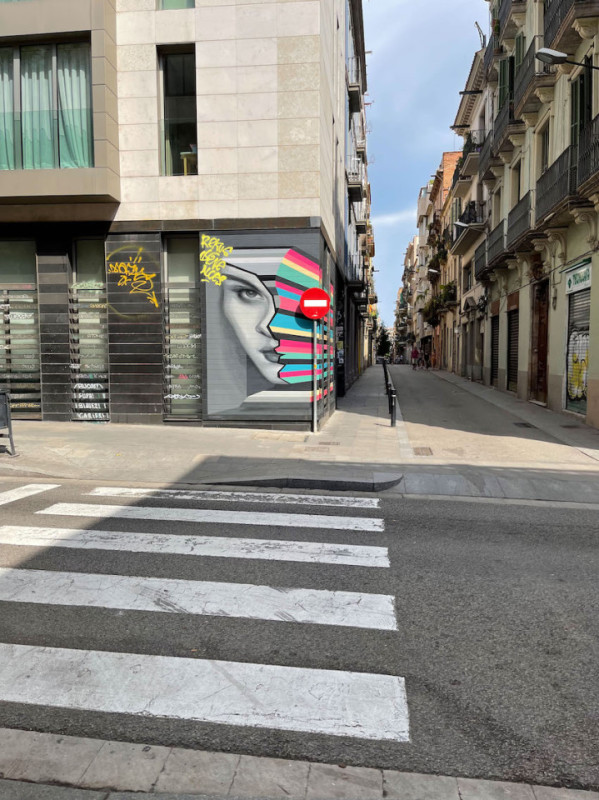 plush74 locaties fotofilm productie duitsland fotostudio berlijn00000plush74 locaties fotofilm productio foto straten grace barcelona spanje00026