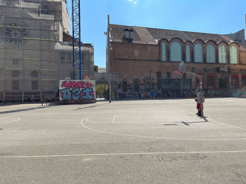 plush74 locations fotofilm produktion deutschland fotostudio berlin00000plush74 locations fotofilm produktion fotostraßen raval barcelona spanien00002