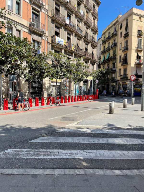 plush74 locations fotofilm produktion deutschland fotostudio berlin00000plush74 locations fotofilm produktion fotostraßen raval barcelona spanien00024