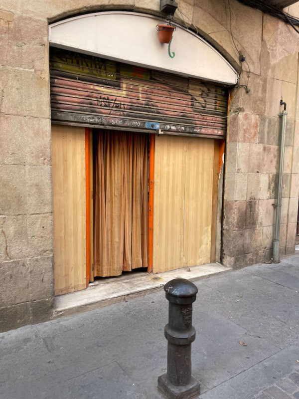 plush74 locations fotofilm produktion deutschland fotostudio berlin00000plush74 locations fotofilm produktion fotostraßen raval barcelona spanien00045