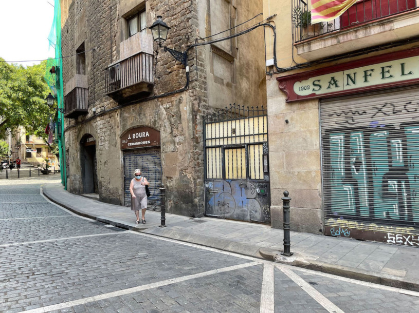 plush74 locations fotofilm produktion deutschland fotostudio berlin00000plush74 locations fotofilm produktion fotostraßen raval barcelona spanien00052