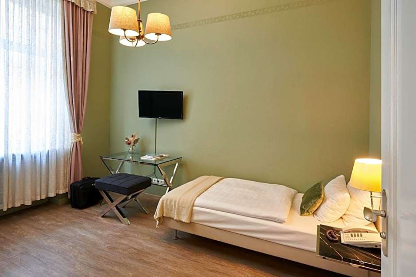 plush74 luxury urban hotel oasis with decor 15