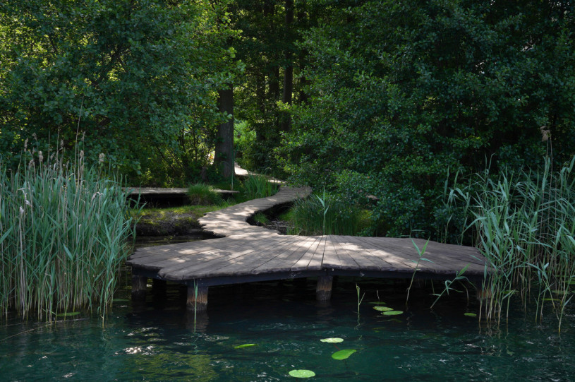 plush74 magisches Haus am See 26