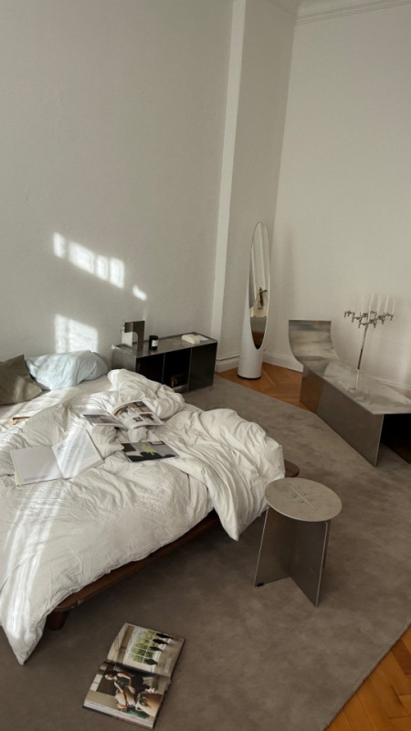 plush74 minimal altbau apartment berlin 32