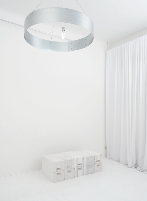 plush74 minimalist white studio berlin 10