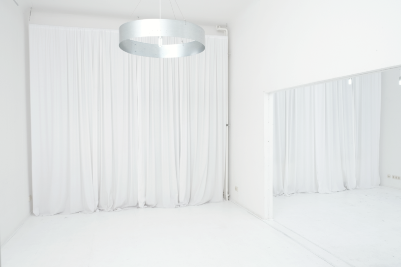 plush74 minimalist white studio berlin 9