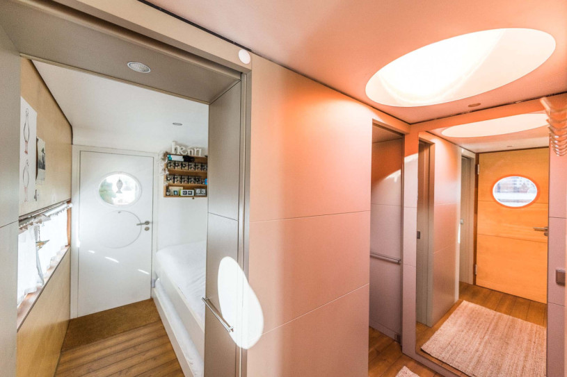 plüsch74 modernes hausboot berlin 12