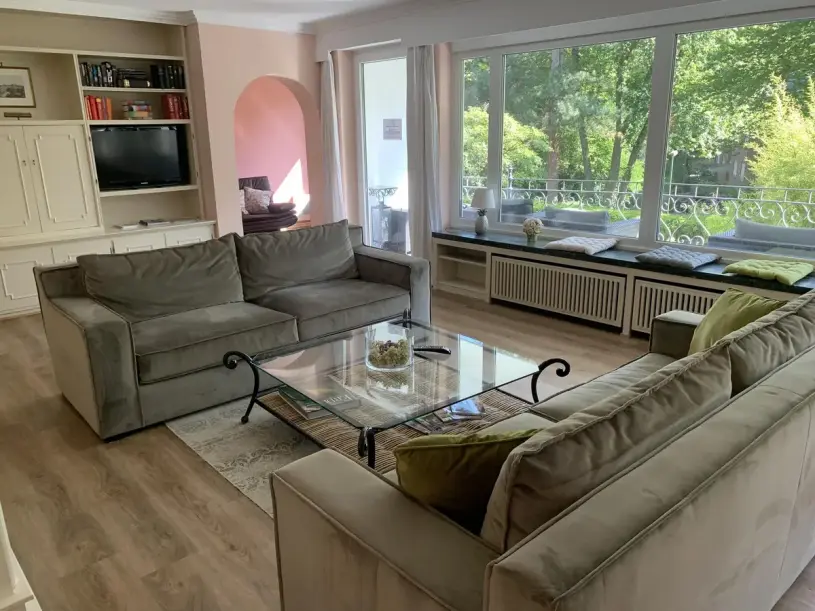 plush74 modern living room with pink walls 3