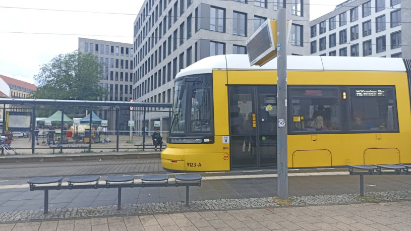 plush74 modern urban plaza with tram stop 3