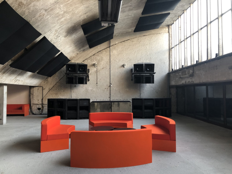 plush74 monochrome bar studio 5