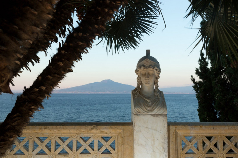 plush74 napoli villa garten 20