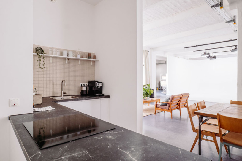 peluche74 isola neon studio 8