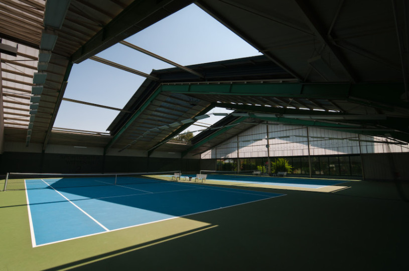 plush74 open roof tennis courts berlin 2