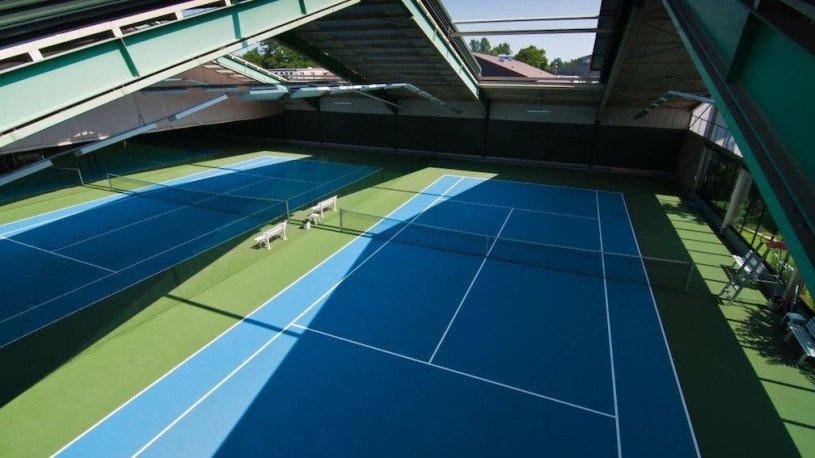 plush74 open roof tennis courts berlin 5