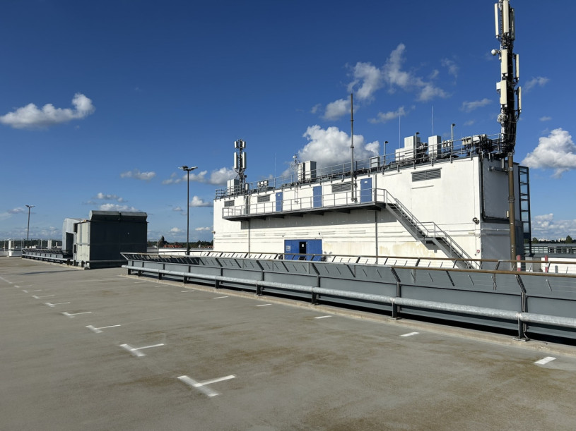 plush74 parkdeck hallen am borsigturm 40