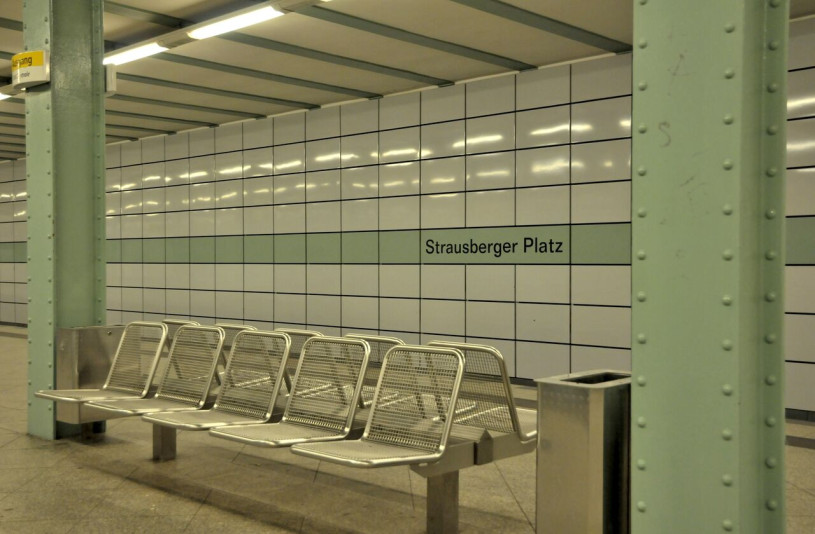 plush74 photo film event location germany berlin subway bhf strausberger 9