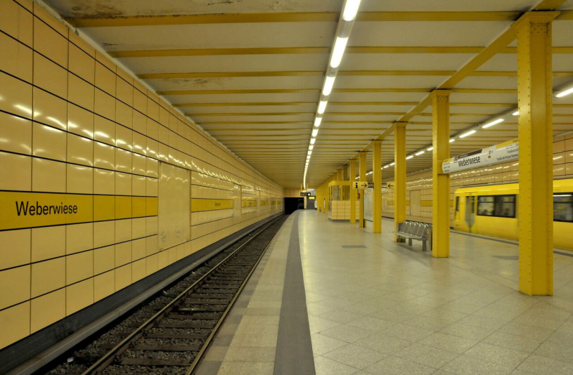 plush74 photo film event location germany berlin subway bhf weberwiese 10