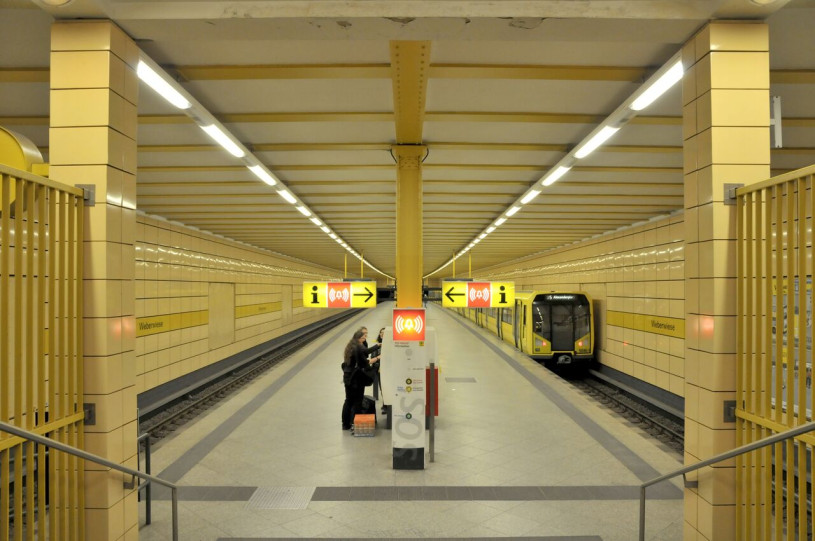 plush74 photo film event location germany berlin subway bhf weberwiese 9