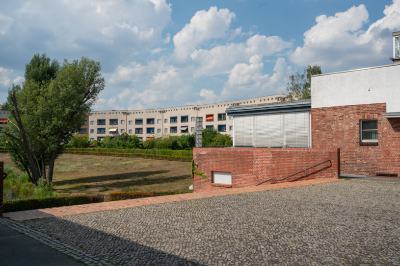 plush74 rental location film photo event village colors city berlin 1