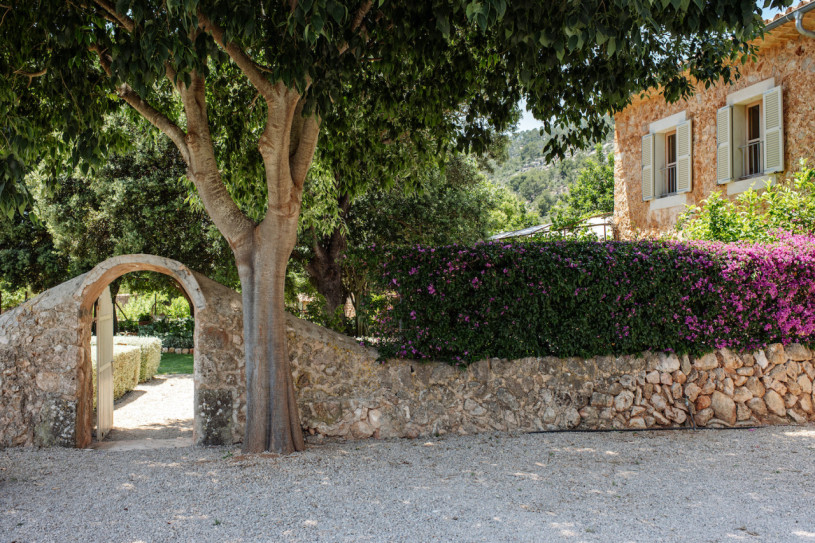 plush74 rental photo film production villa farmhouse mallorca00018