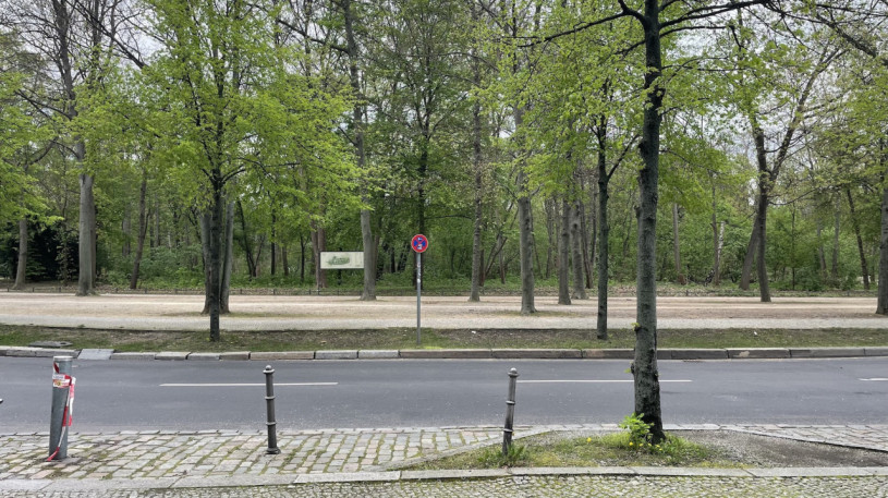 plush74 rental productions locaiton photo film germany berlin park street bench 360