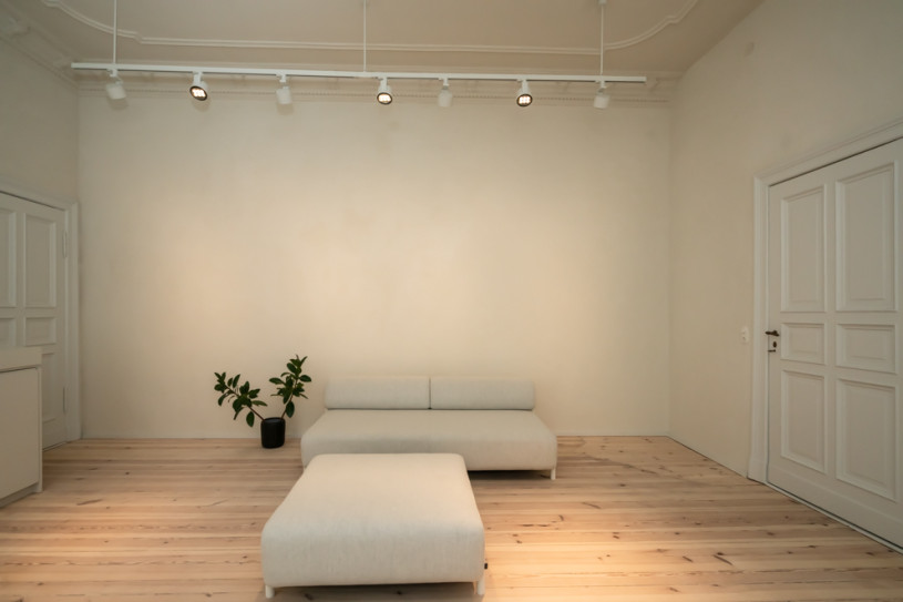 plush74 apartamento escandinavo loft berlin ubicación alquiler agencia de scouting blanco brillante event20