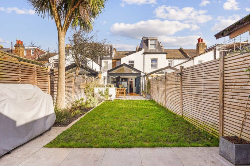 plush74 verzahntes Stadthaus 51