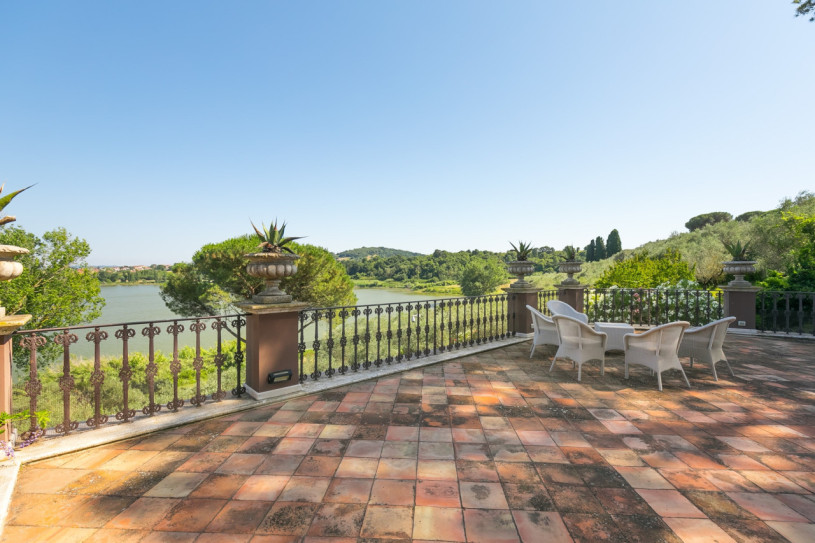 felpa74 toskana lake villa 28