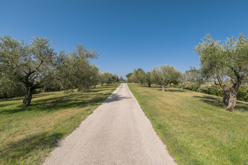 felpa74 toskana lake villa 34