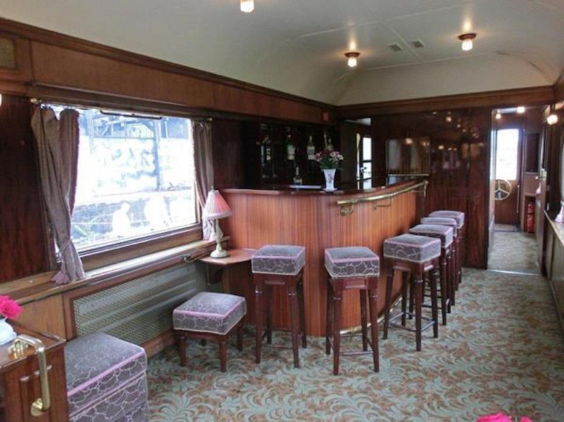 plush74 vintage luxury lounge train wagon 5
