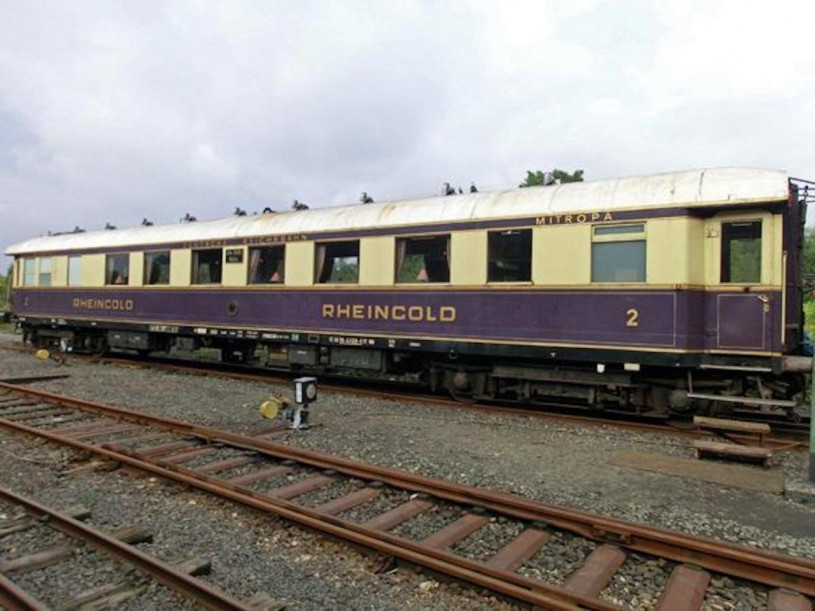 plush74 vintage luxury lounge train wagon 7