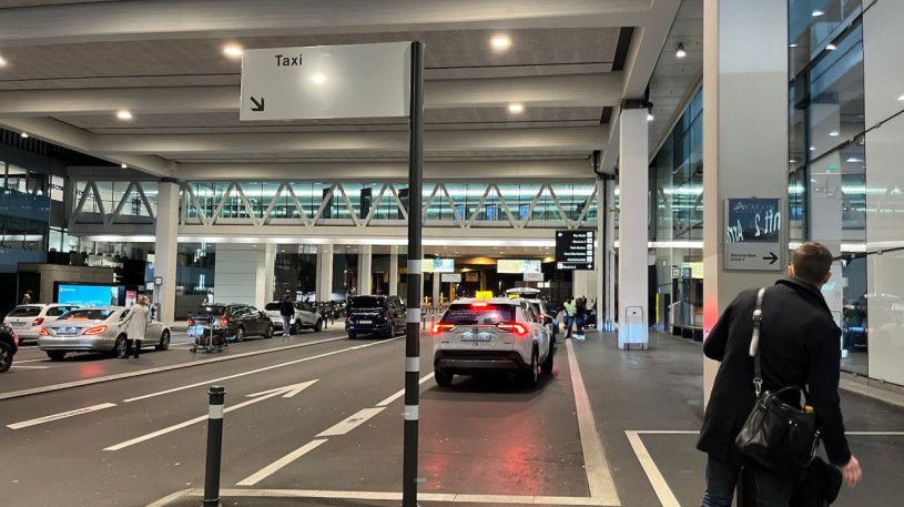plush74 zurich airport arrivals 2 9