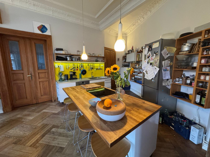 yellow kitchen 1