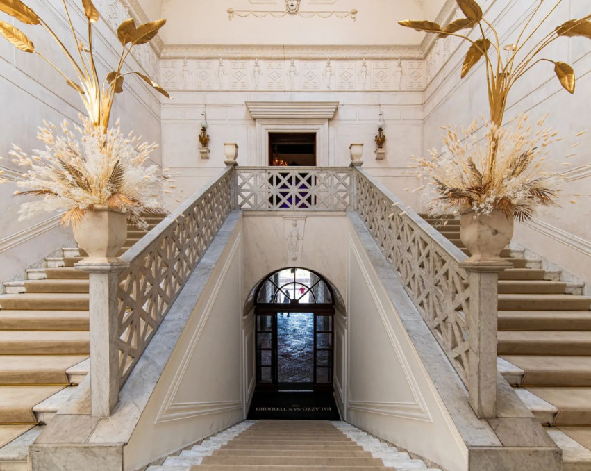 LUXURY VILLA IN NAPELS