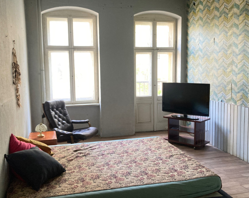 Furnished Retro Apartment