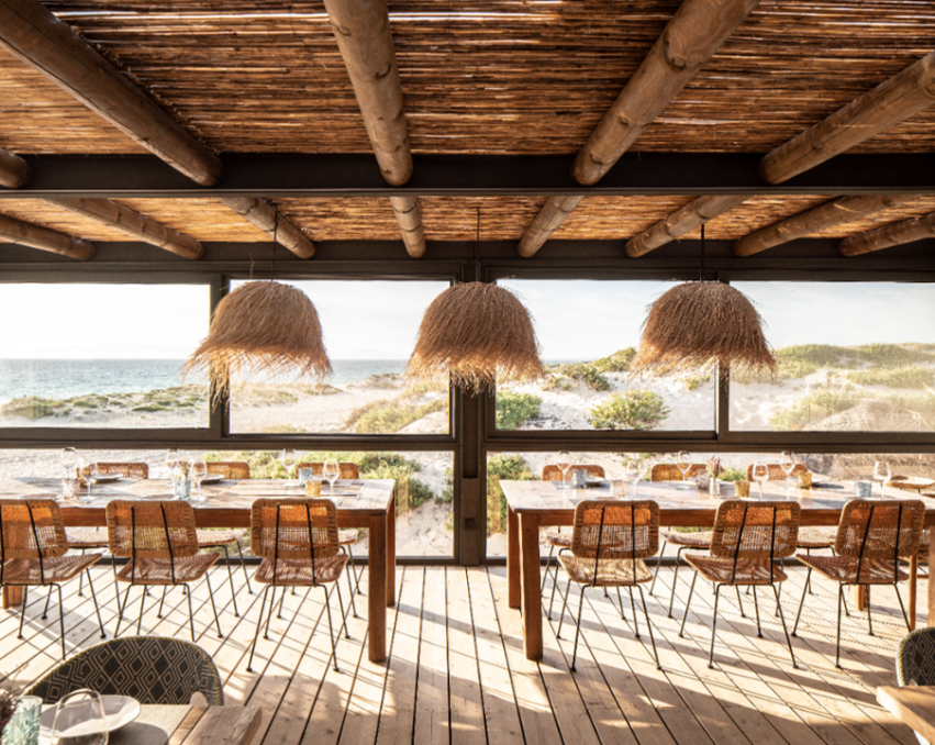 BEACH CLUB