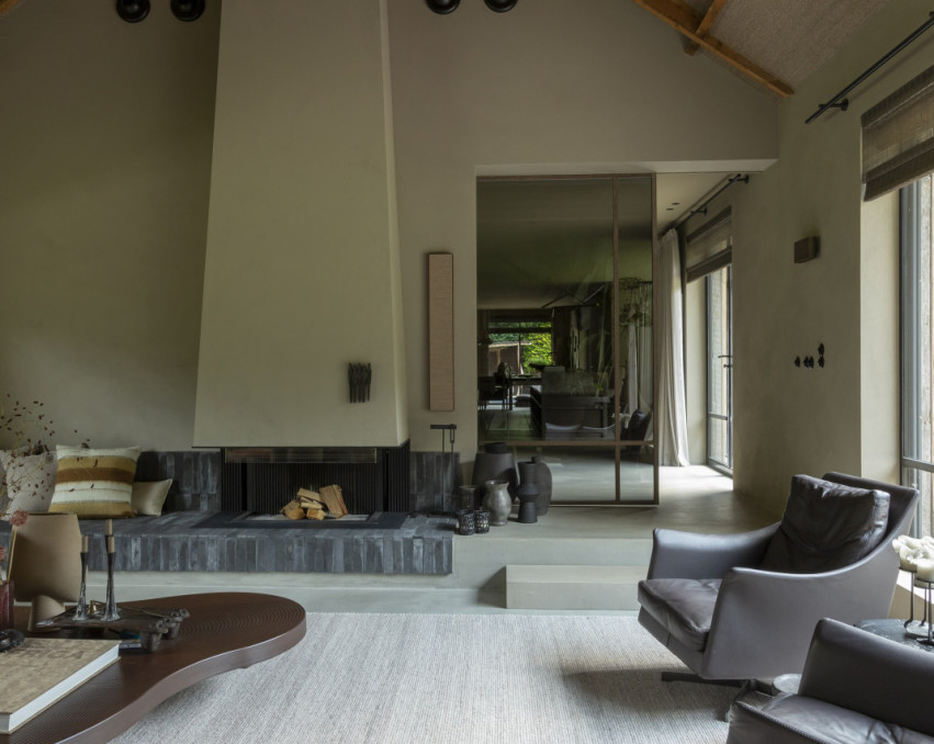 COUNTRY VILLA LAREN