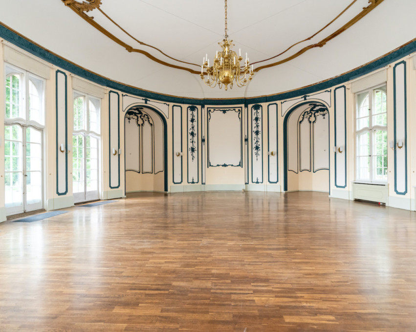 HISTORIC CASTLE POTSDAM S