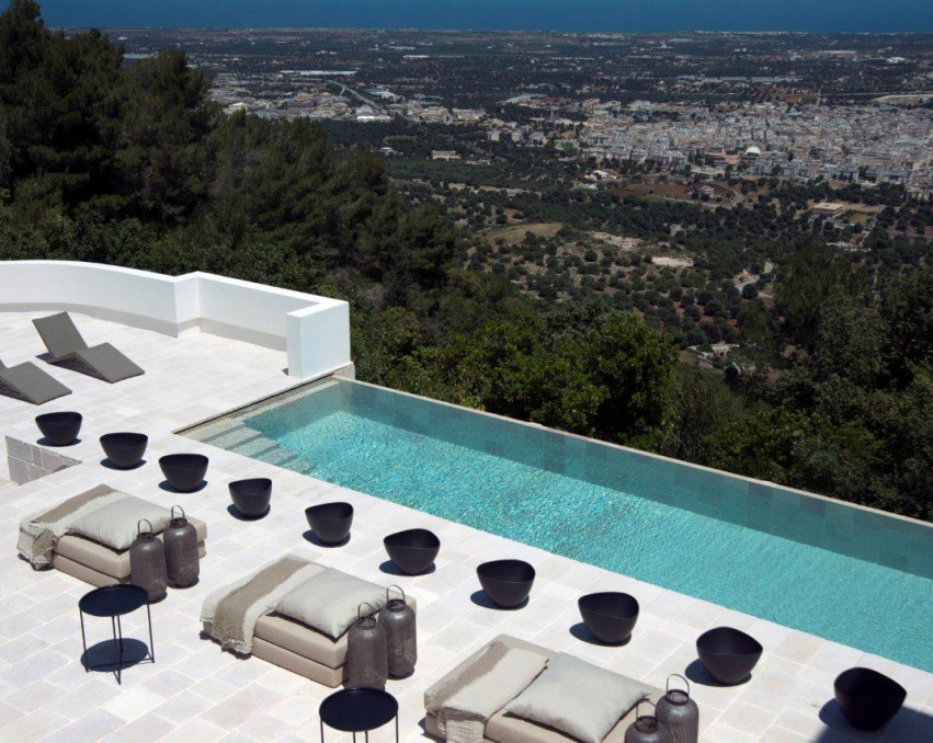 HILLSIDE VILLA ITALY