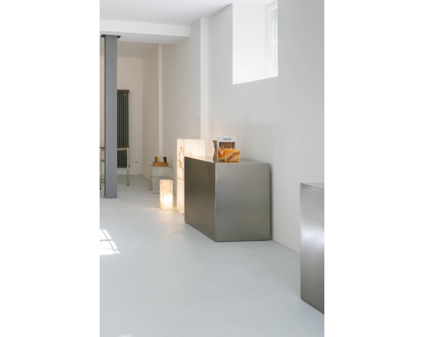 LAKE SIDE SHOWROOM