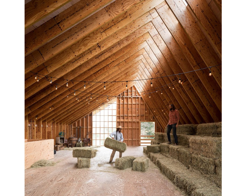 SWALLOWFIELD BARN