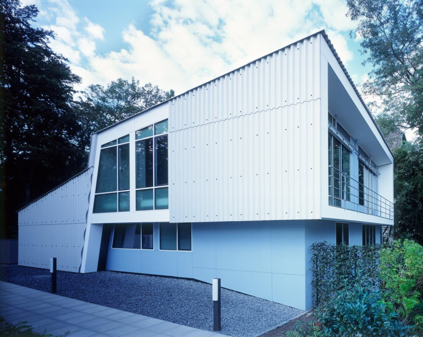 MID CENTURY HOUSE