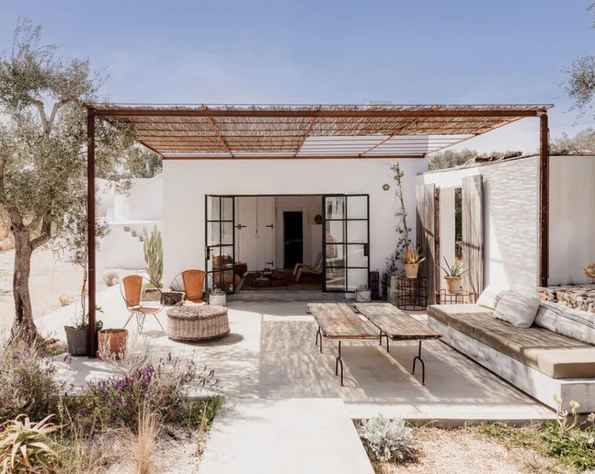 MODERN MINIMALISTIC PUGLIA